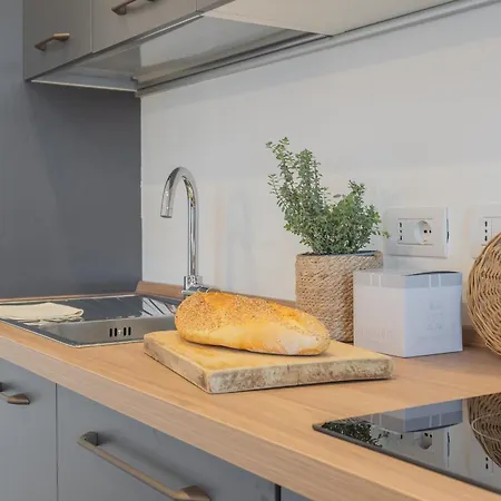 公寓 Isola Felice Grandate By Rent *
